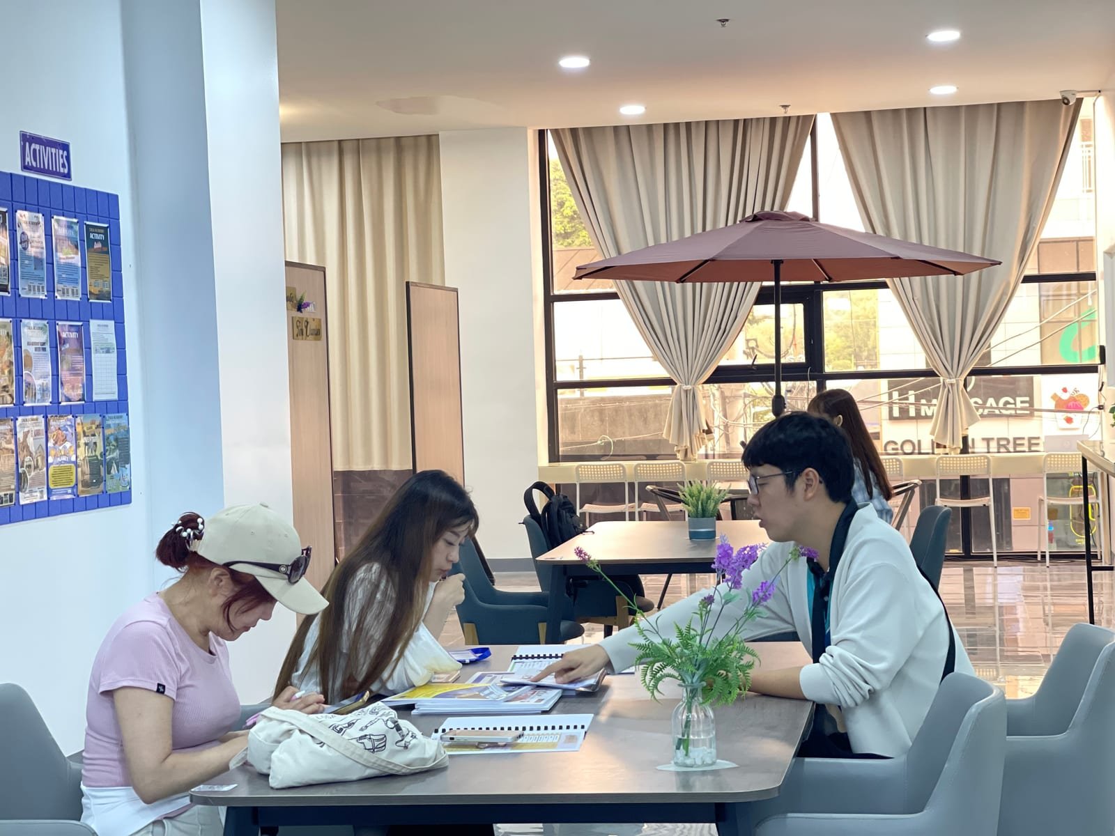 A lesson taking place in the lounge