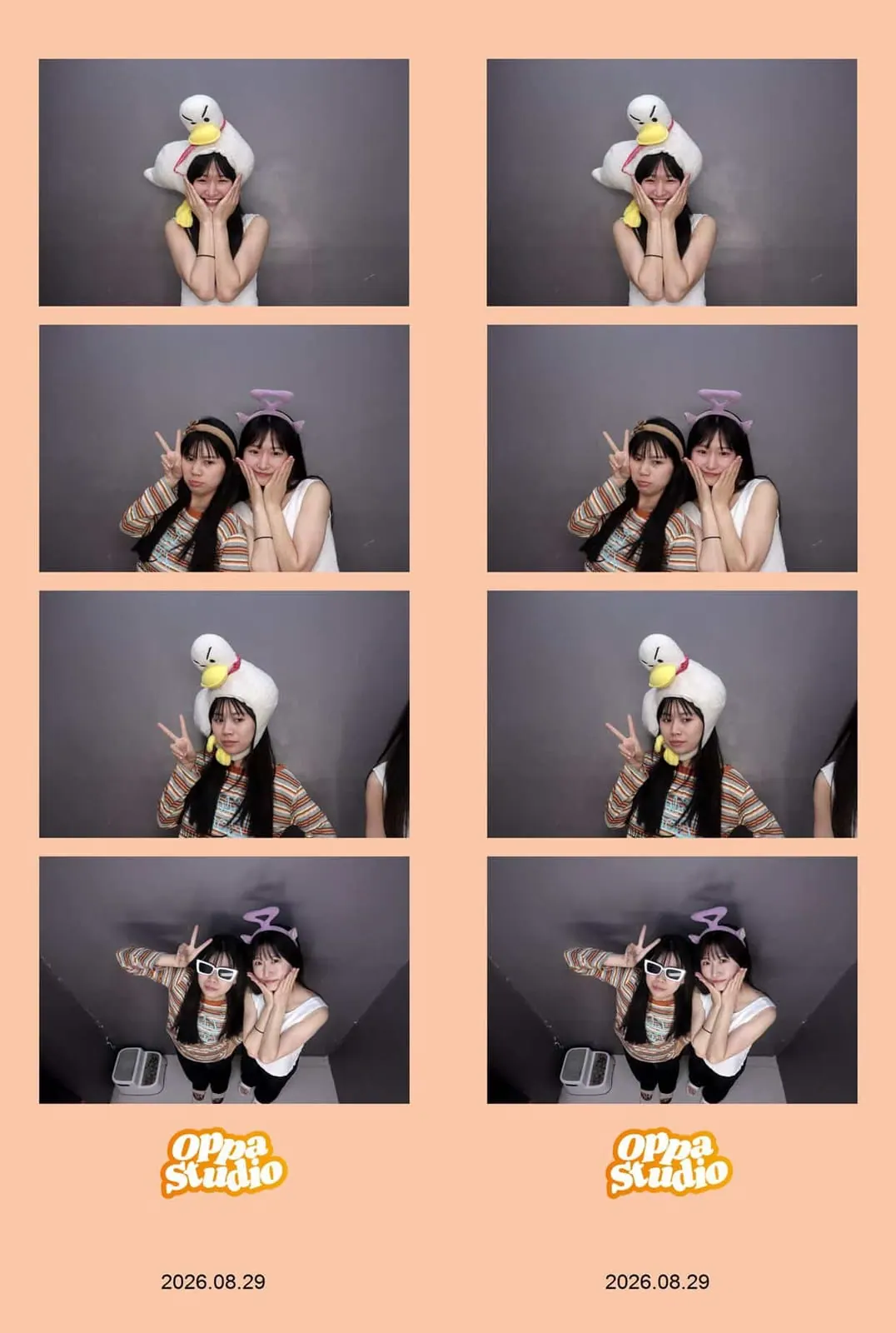 Cùng bạn bè chụp ảnh photobooth